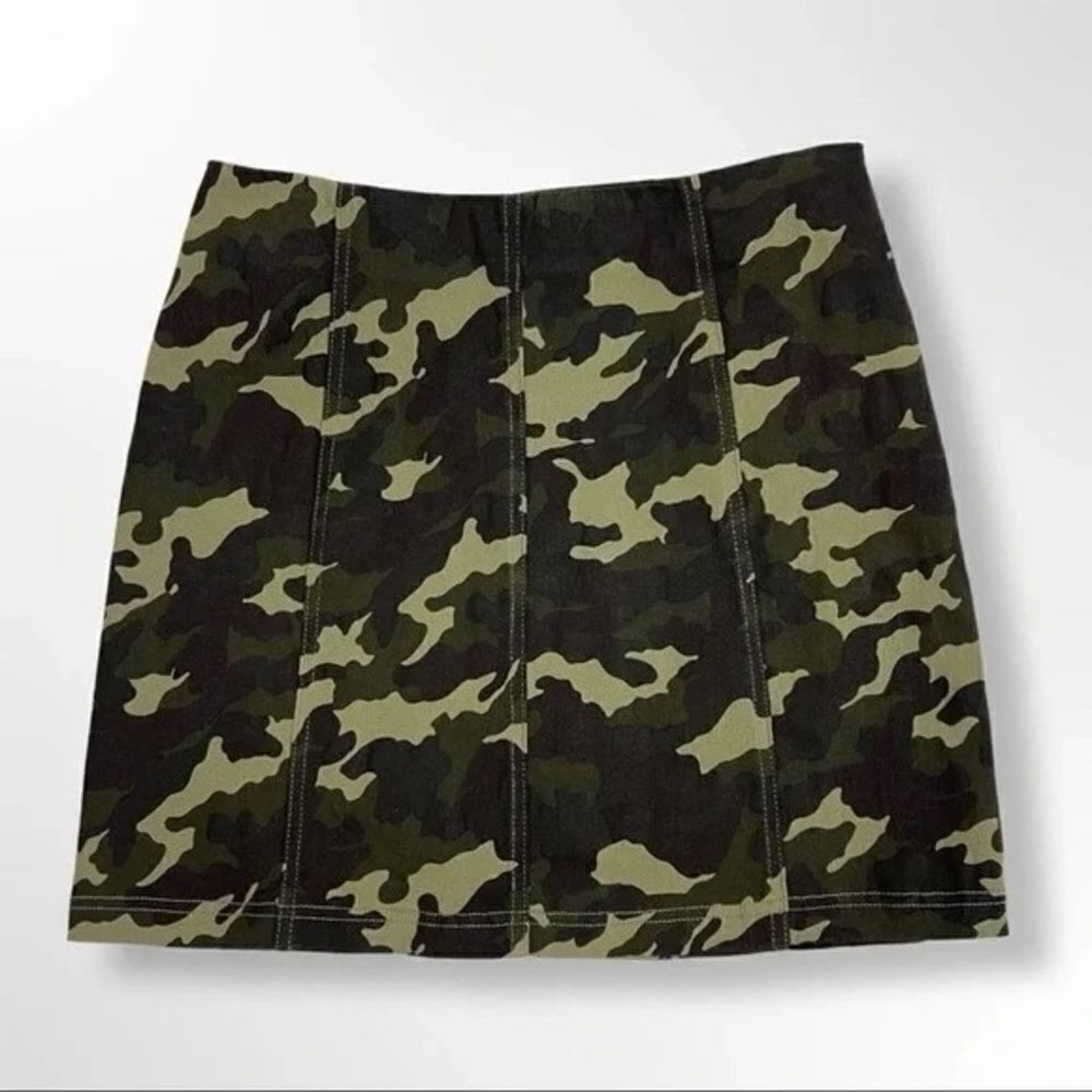 NEW Miss Love Camo Mini Skirt Size Small